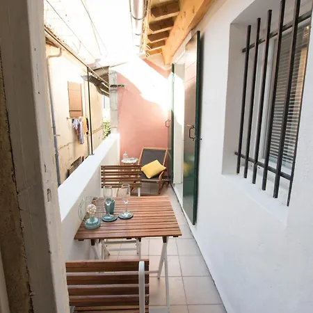 Apartment Duplex Liberte-grande Terrasse-clim-quartier Roquette Arles